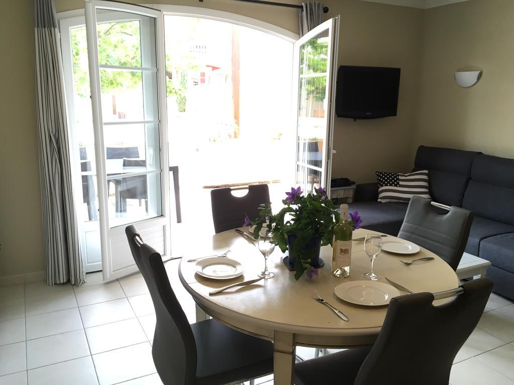 Appartement Dans Residence - Le Domaine De Camiole カリアン エクステリア 写真