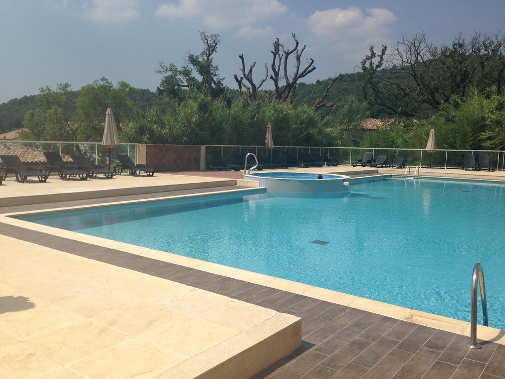 Appartement Dans Residence - Le Domaine De Camiole カリアン エクステリア 写真
